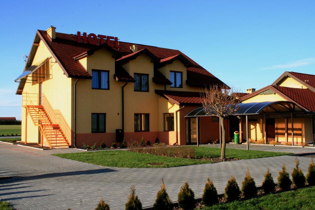 Hotel Kuznia Oberza Polska Łysomice Exterior foto
